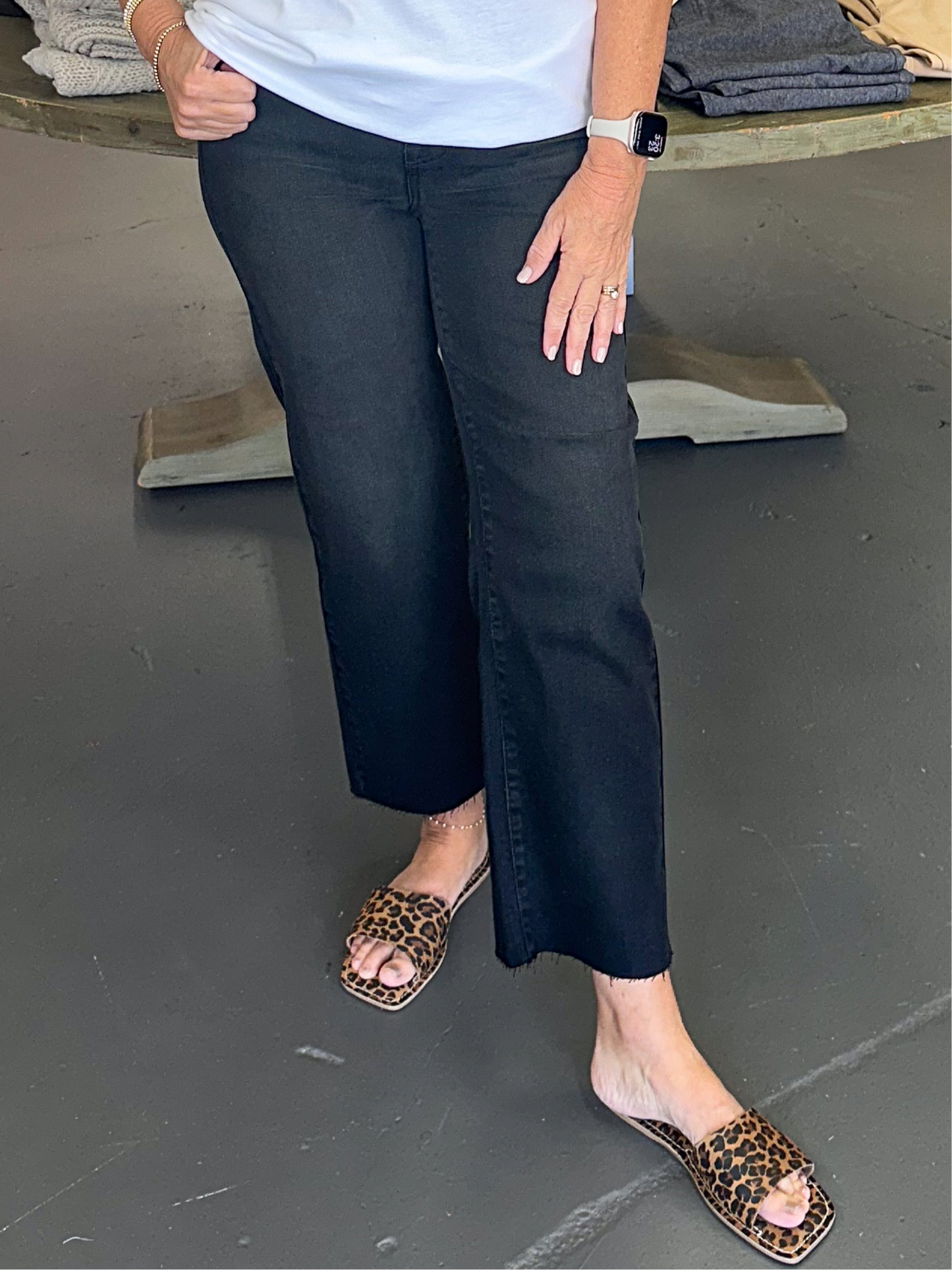 Hidden Black Jeans