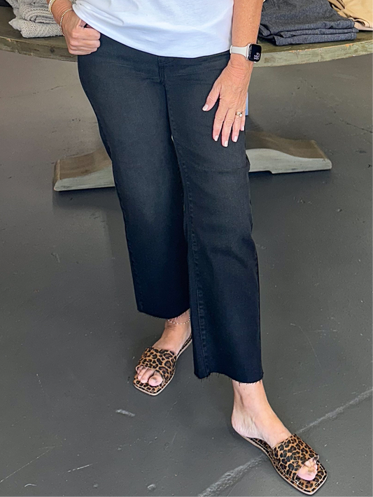 Hidden Black Jeans